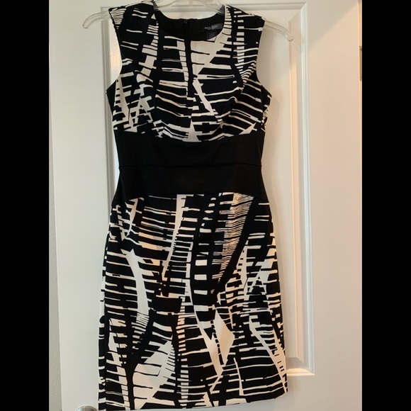 Sexy and sophisticated - Picture 1 of 2